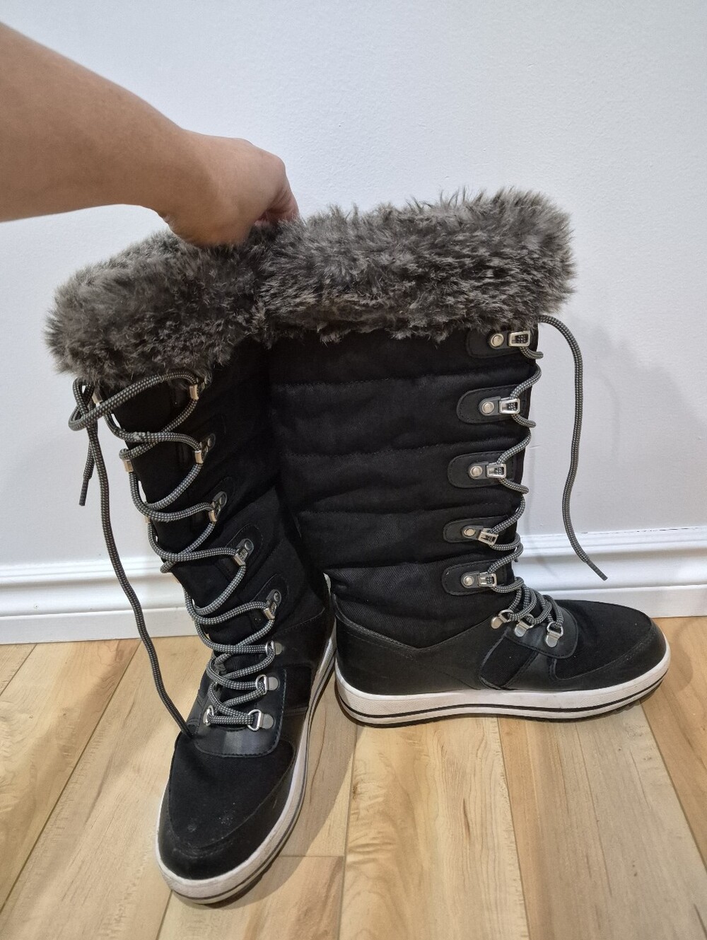 Cougar women's size 7 black winter boots